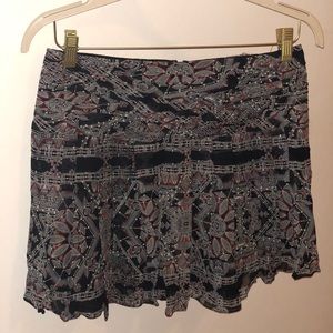 Super cute CLUB MONACO silk skirt. Size 6.